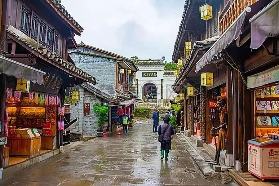 时尚民族风装扮